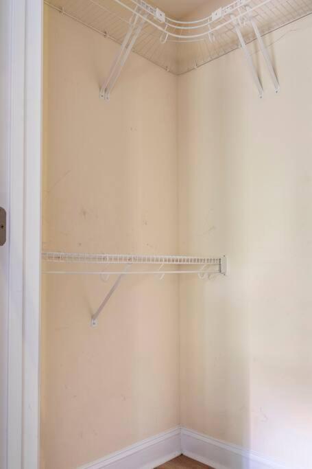 Private Room Balcony And Bathroom In Charleston Buitenkant foto